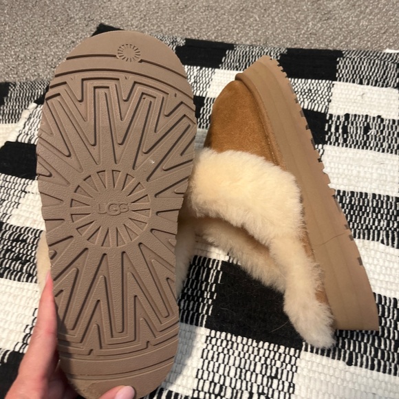 Ugg Slippers - Picture 5 of 6